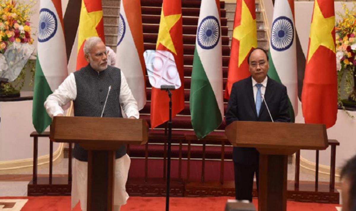 India signs 12 pacts with Vietnam, strengthens strategic partnership