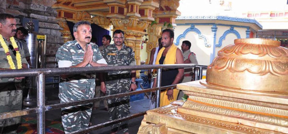 Bastar IG visits Bhadradri temple