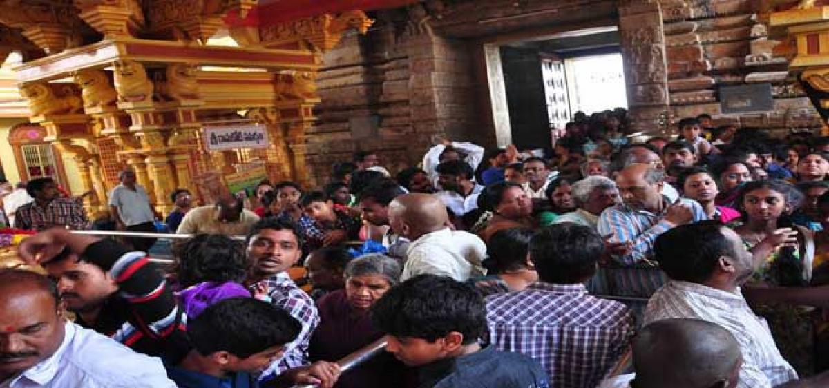 Bhadradri temple sees huge crowds