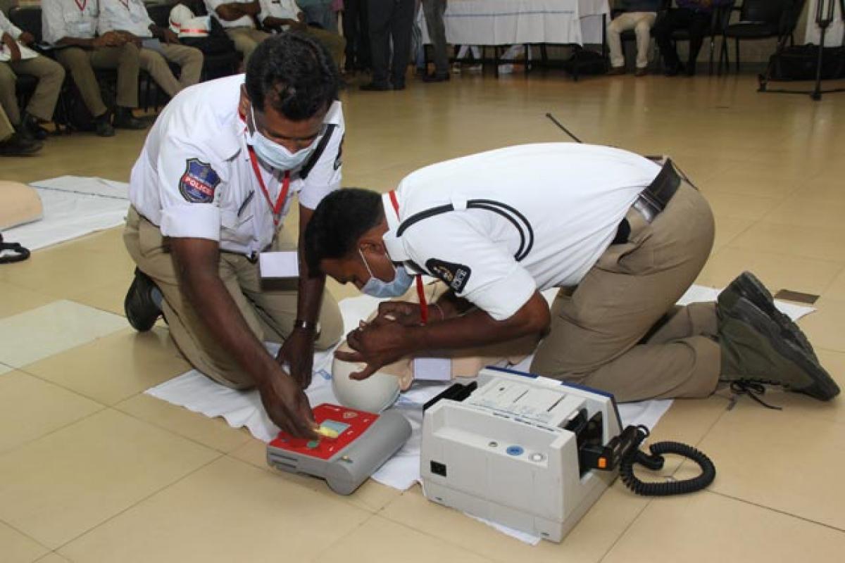 Traffic cops receive life saving training