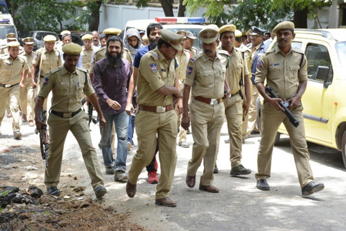 Bhatkal sends cops into tizzy