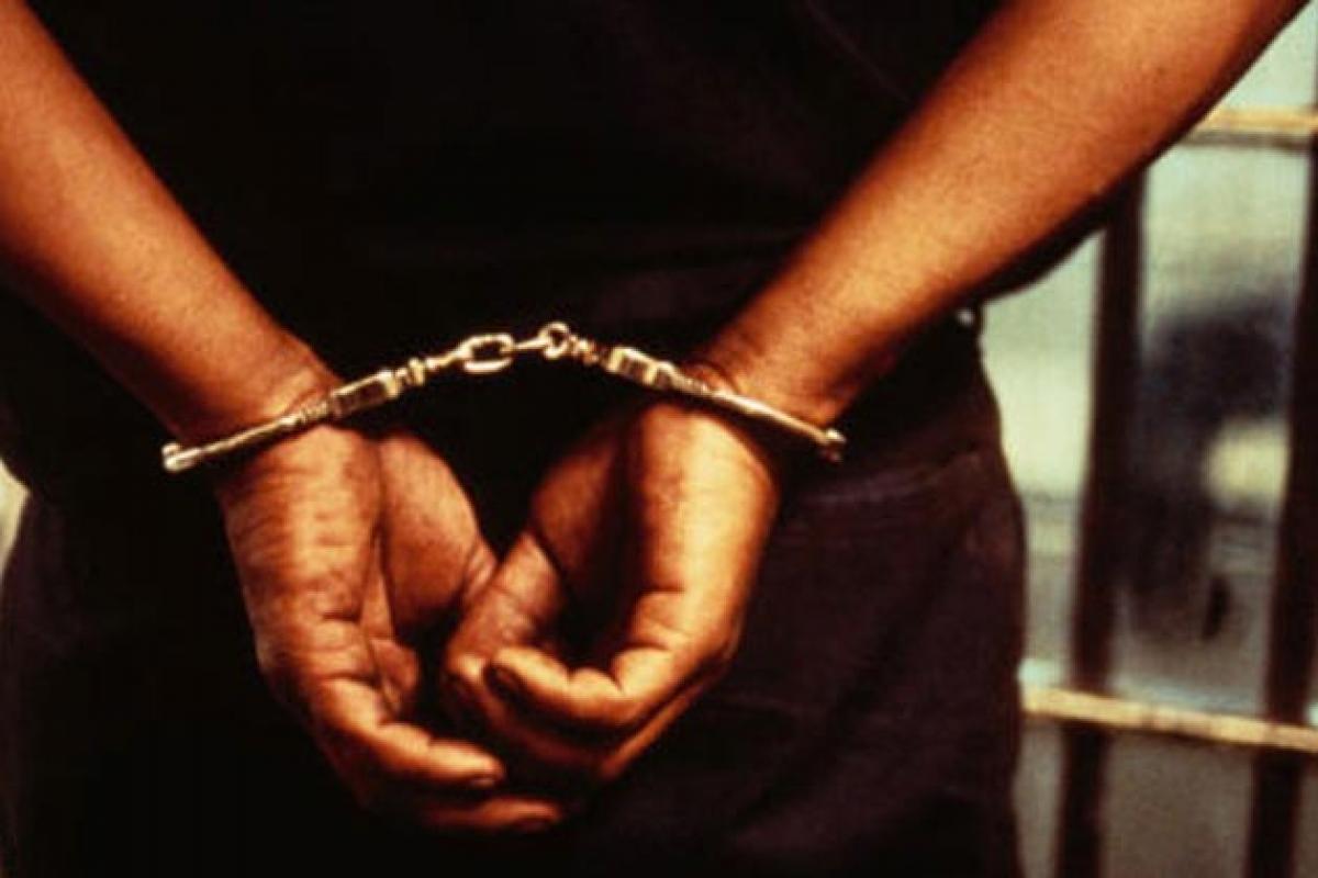 Five held for drug peddling