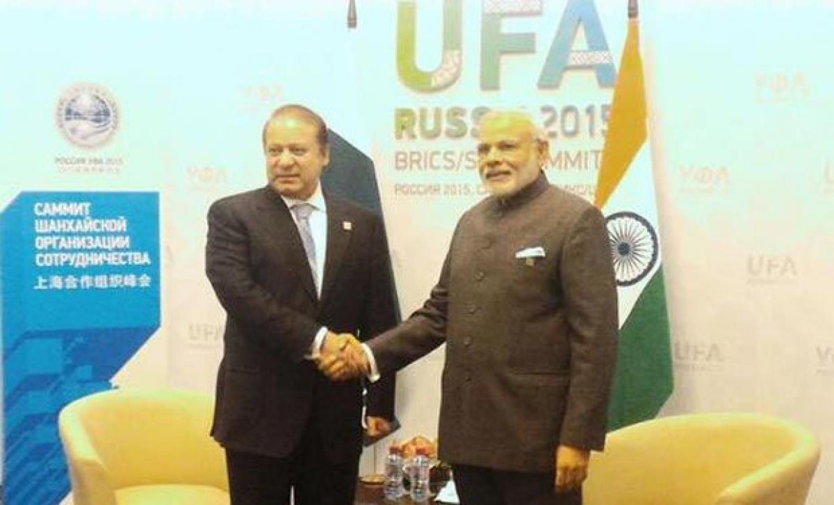 Narendra Modi accepts Nawaz Sharifs invitation to visit Pakistan for Saarc summit in 2016