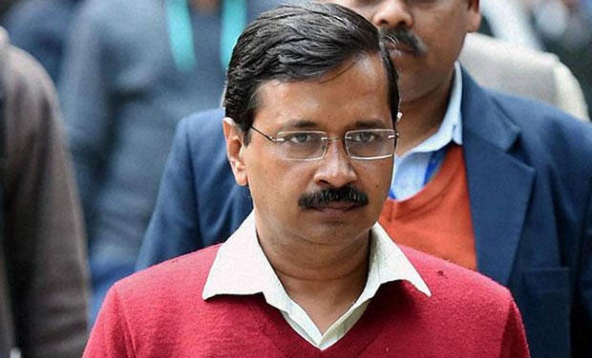 Kejriwal back to Delhi after undergoing throat surgery