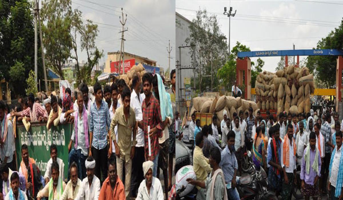 Farmers stage mega dharna at  Guntur Mirchi Yard