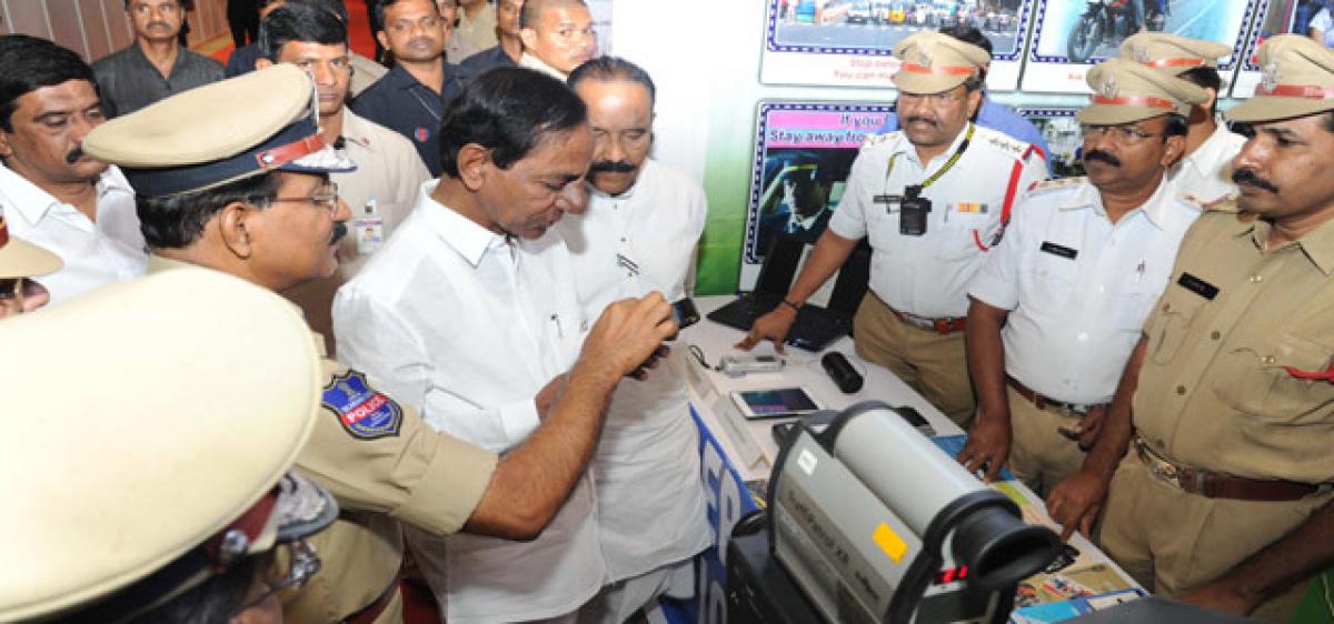 KCR pats police for curbing Maoism