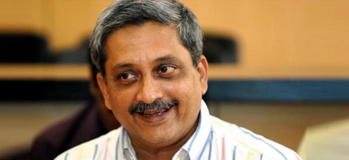 Goa govt mulling to approach SC for clarification over highway liquor ban: Manohar Parrikar