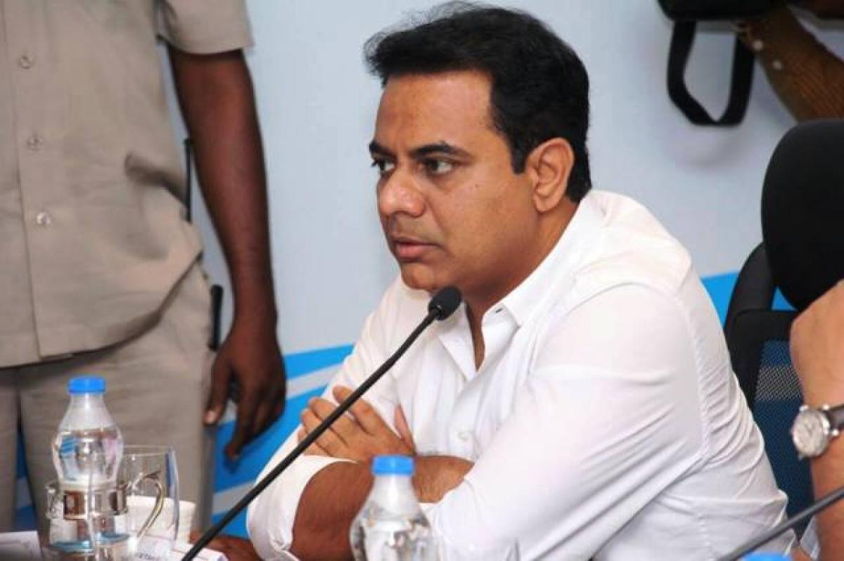 KTR lends support to social worker