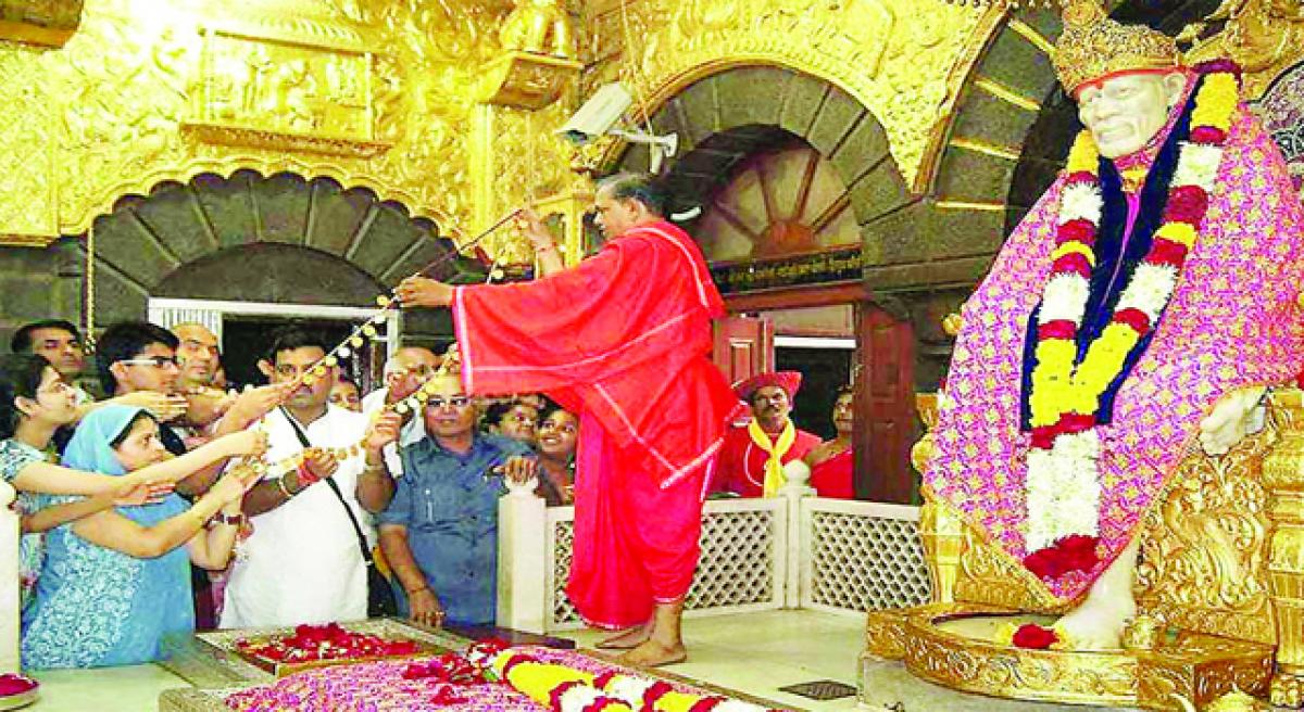 Plan Darshan at Shirdi shrine a la Tirumala