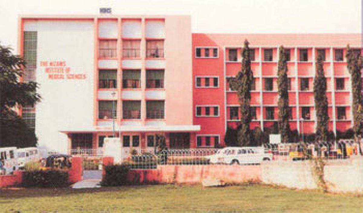 Physiotherapist ends life at NIMS