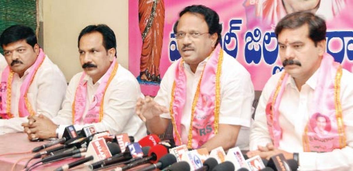 Don’t censure govt TRS leaders warns TJAC chairman Prof Kodandaram