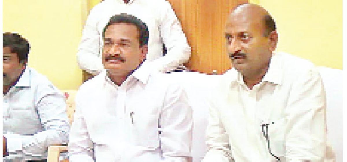 TRS MLAs hit out at Shabbir Ali