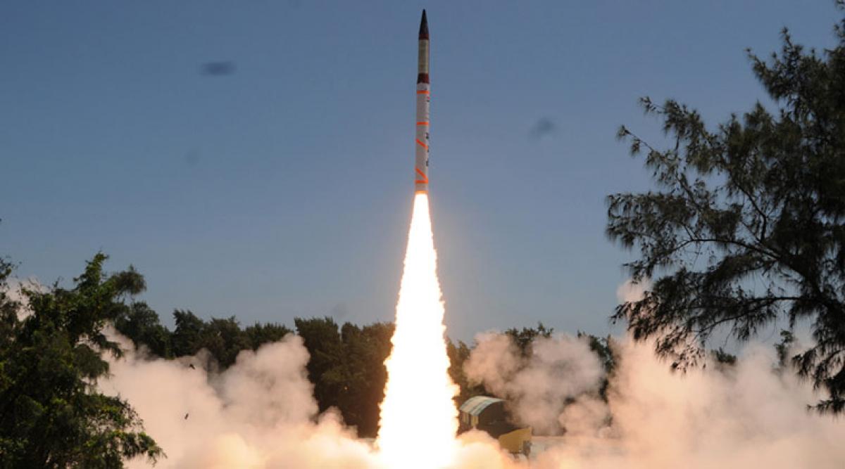 India successfully test fires Nuclear-capable Agni IV missile