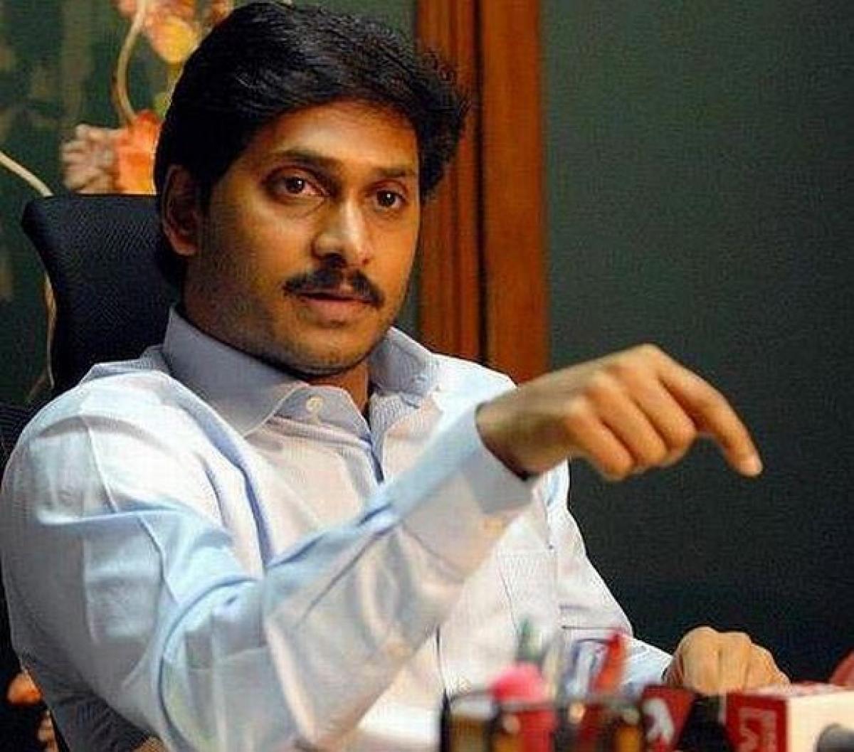 Jagan should support government: Kala