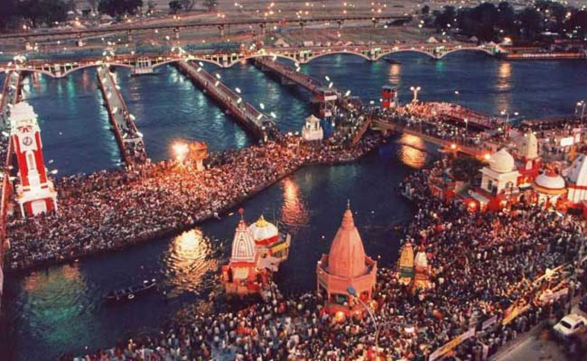 Kumbh Mela Begins in Nashik, Thousands Take Holy Dip