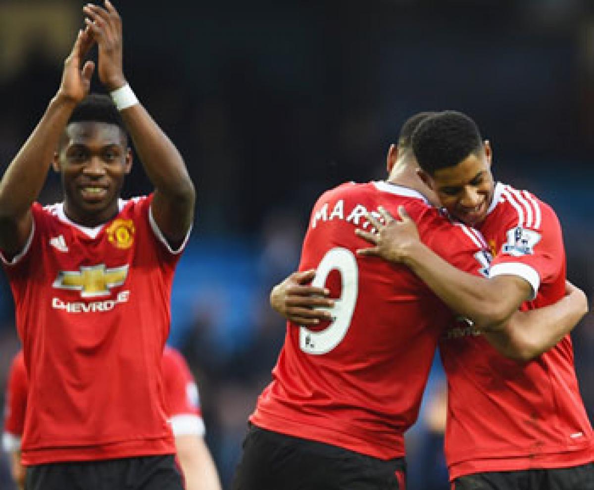 Rashford inspires Manchester derby win