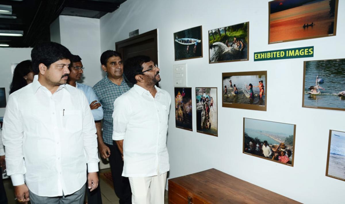 Photo exhibition to save water