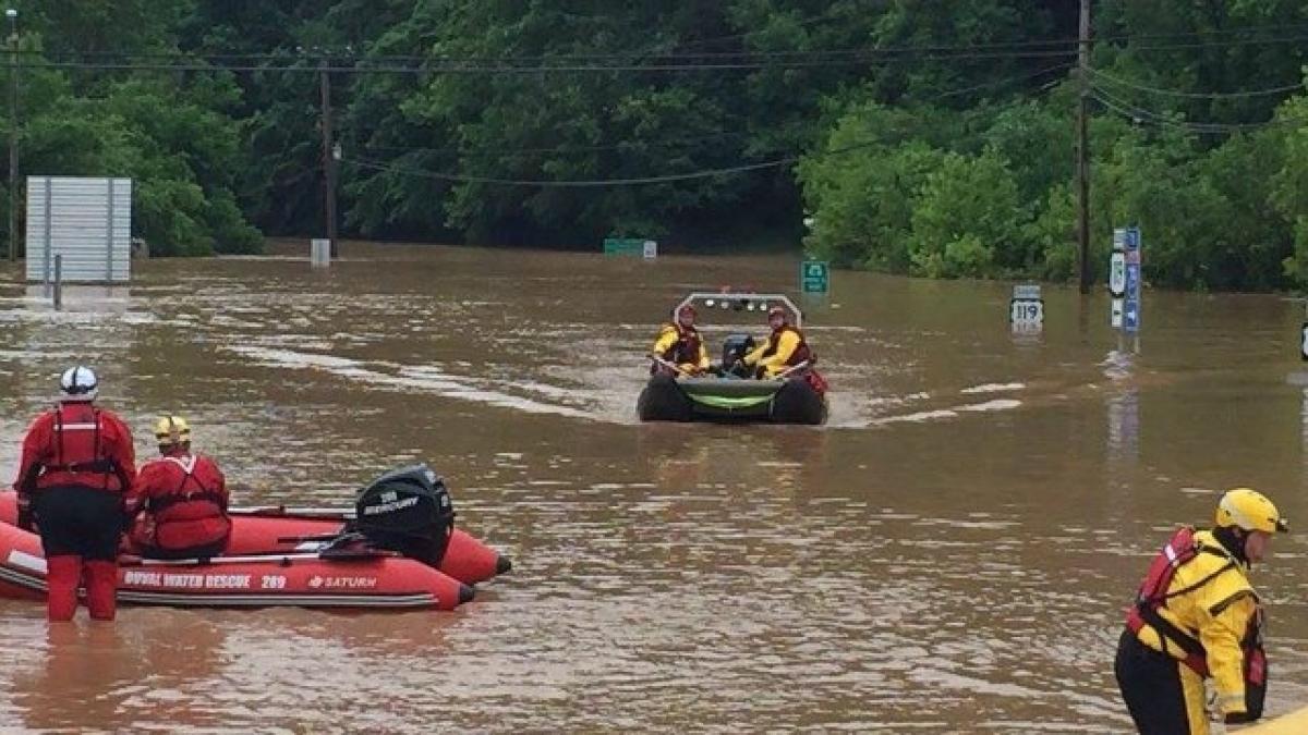 US: 14 dead after flooding hits West Virginia