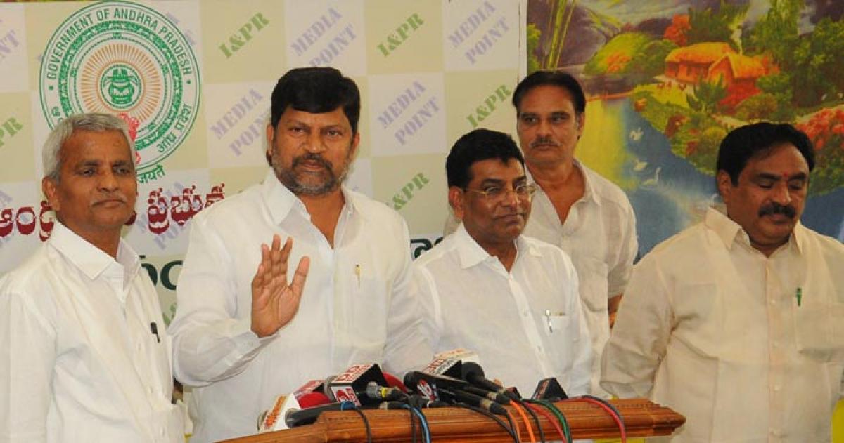 Naidu tells warring T TDP  leaders to end squabbling