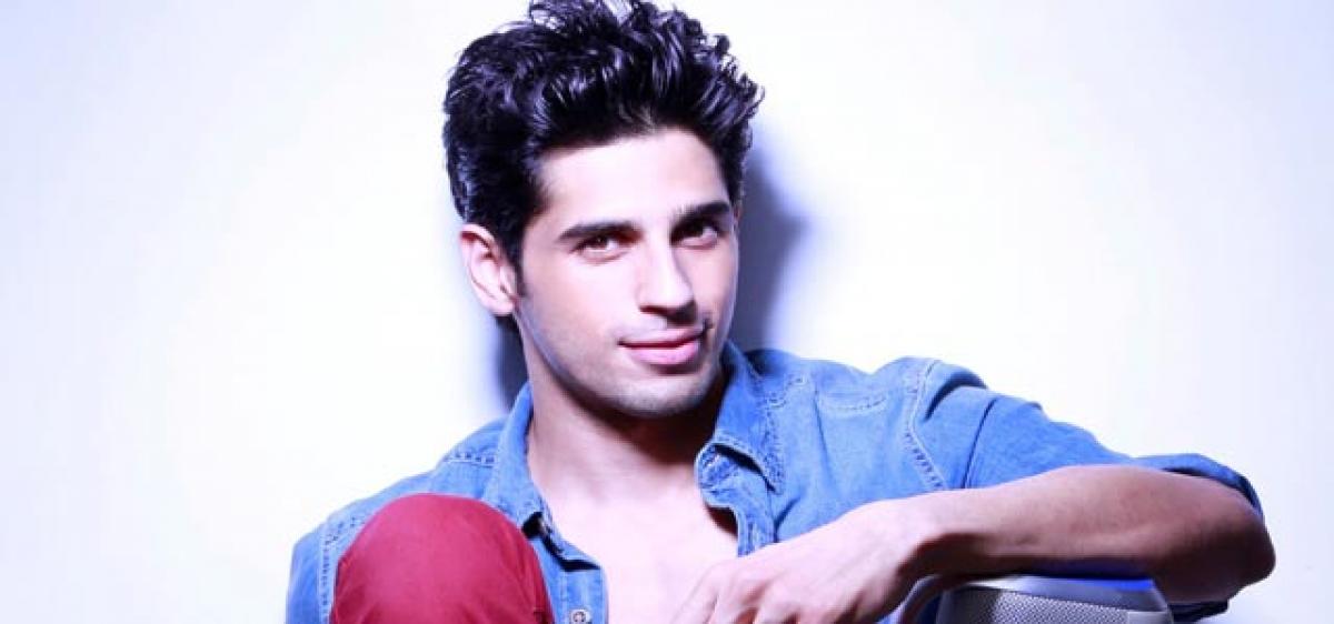 Not under pressure to reprise Rajesh Khanna’s role: Sidharth Malhotra