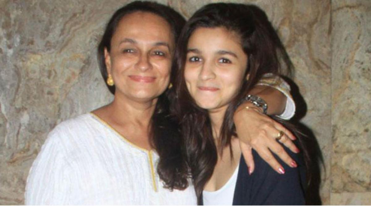 Alia Bhatt happy to see her mother Soni Razdan back on TV