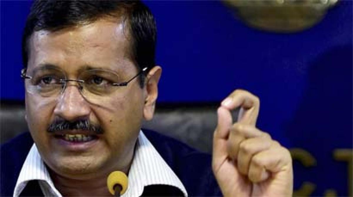 Arvind Kejriwal meets families of those killed in Pathankot attack