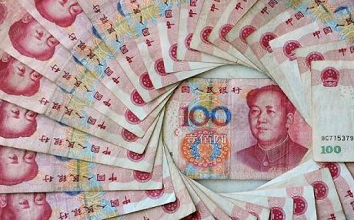Chinese yuan strengthens against dollar Monday