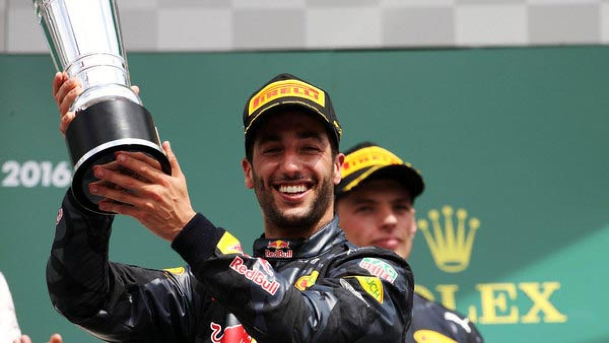 Engine ‘fails’ Hami, Ricciardo triumphs