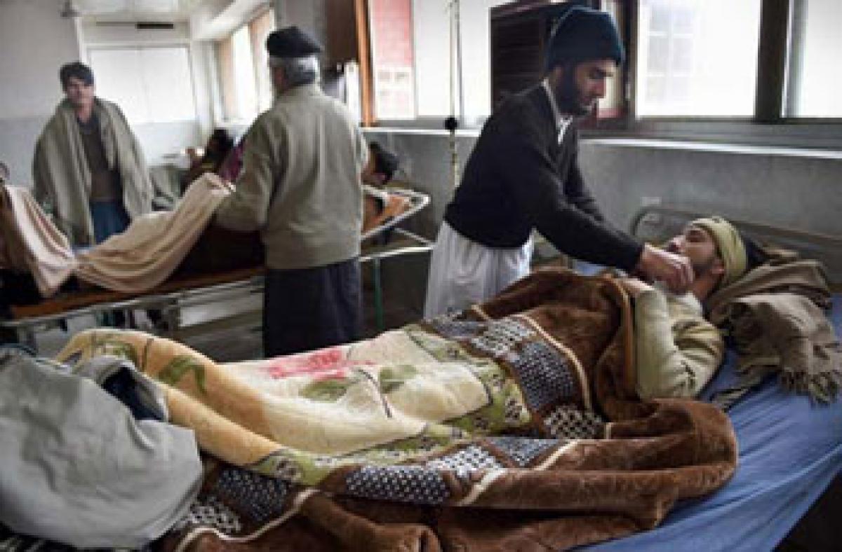 Scores hurt as quake jolts Afghanistan