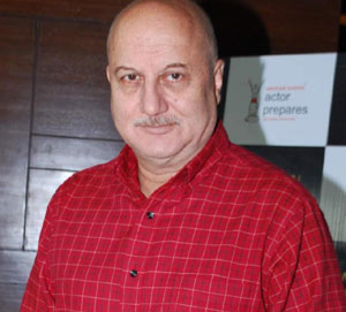 Id love to work with Aamir again: Kher