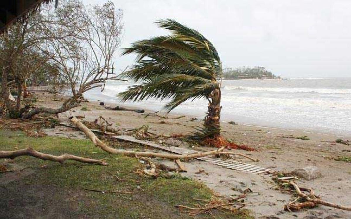 Indian Naval ship rescues 18 in cyclone hit Bangladesh