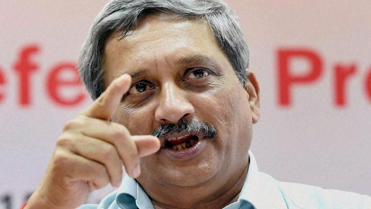 Indian Govt plans to select fighter plane by year-end: Manohar Parrikar