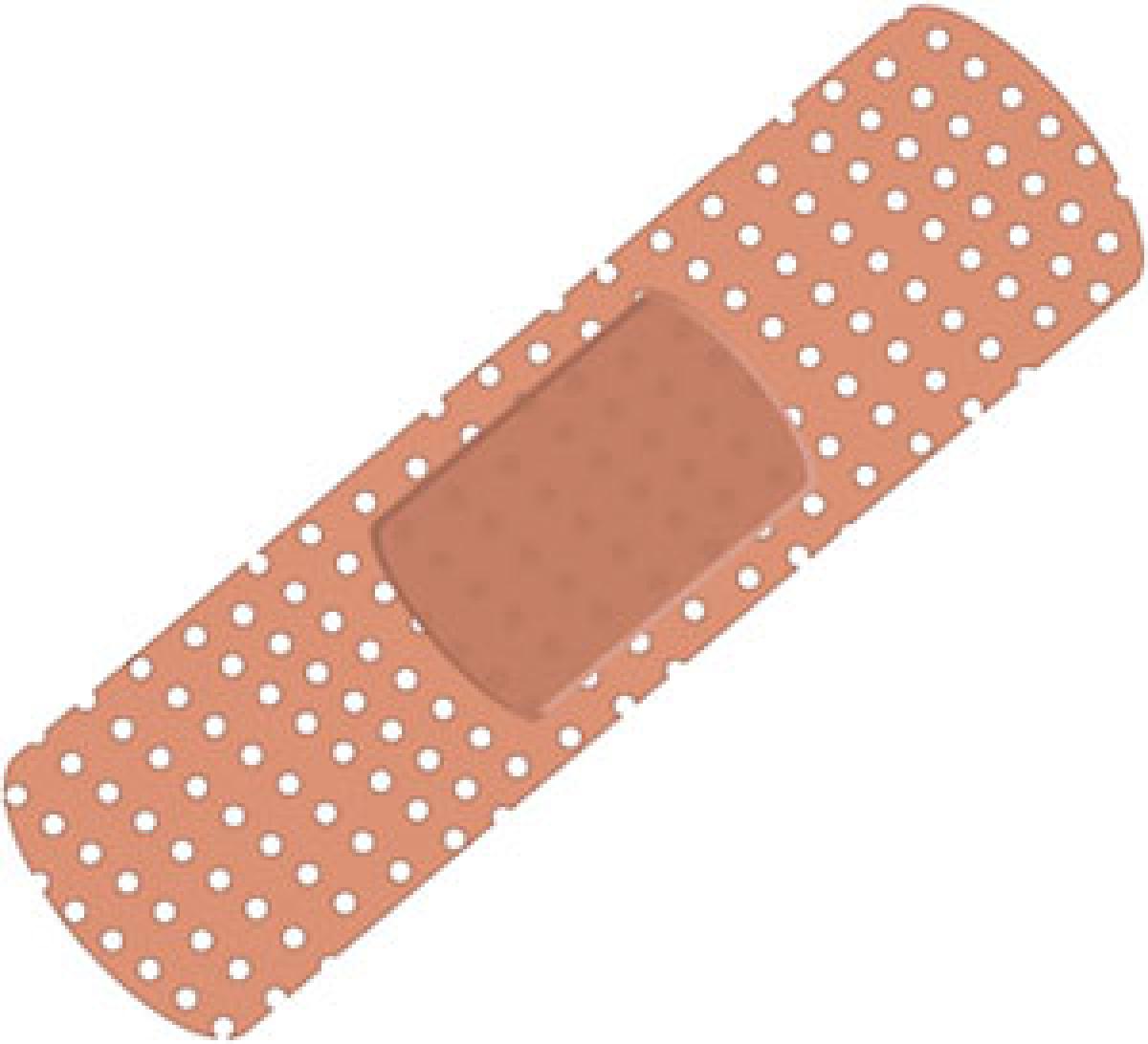 New bandage senses temperature, delivers medicine