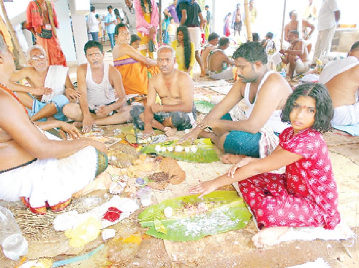 Differently-abled girl performs pinda pradhanam