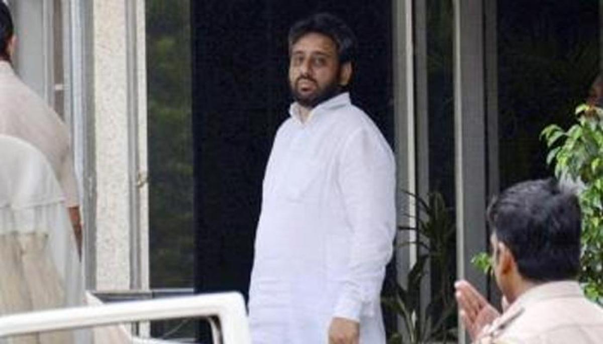 Delhi Police arrest AAP MLA Amanatullah Khan again