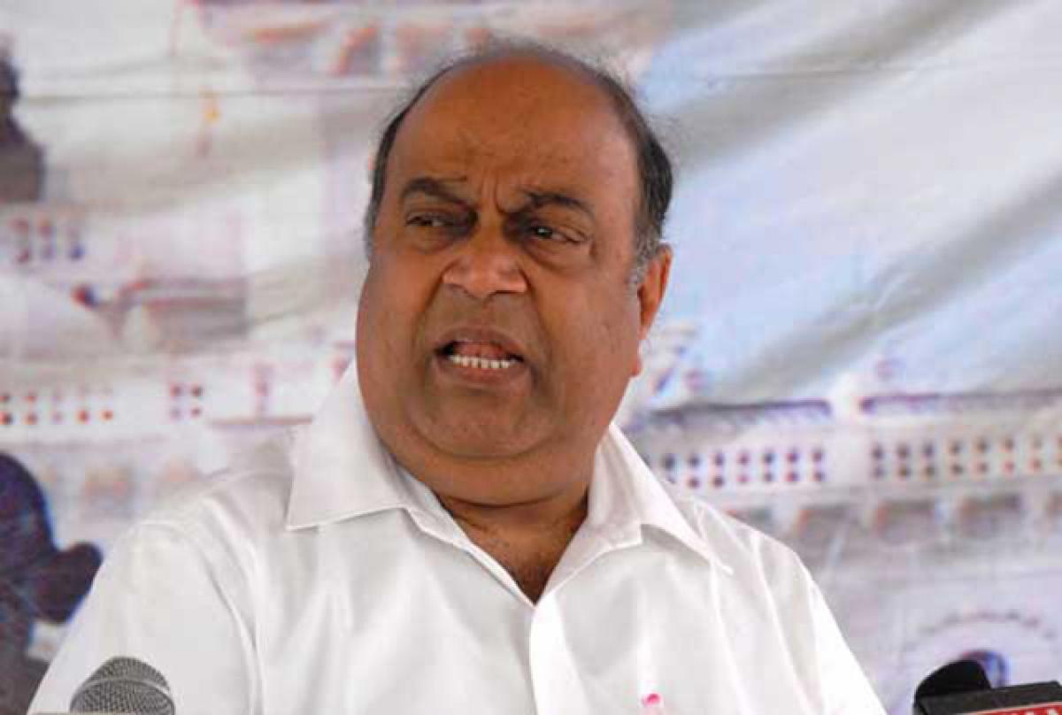 Nagam mocks KCR, calls his ministers dummies