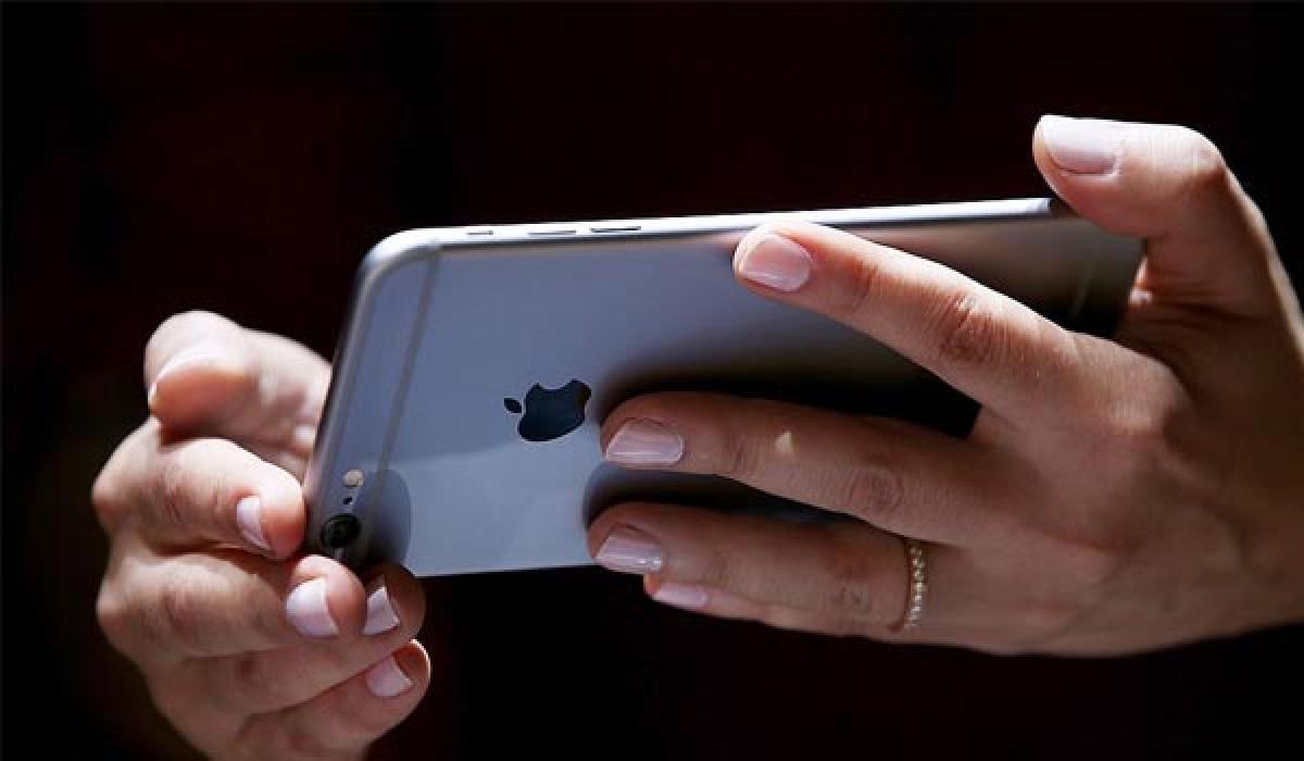 Research shows we touch our cell phones 2,617 times per day