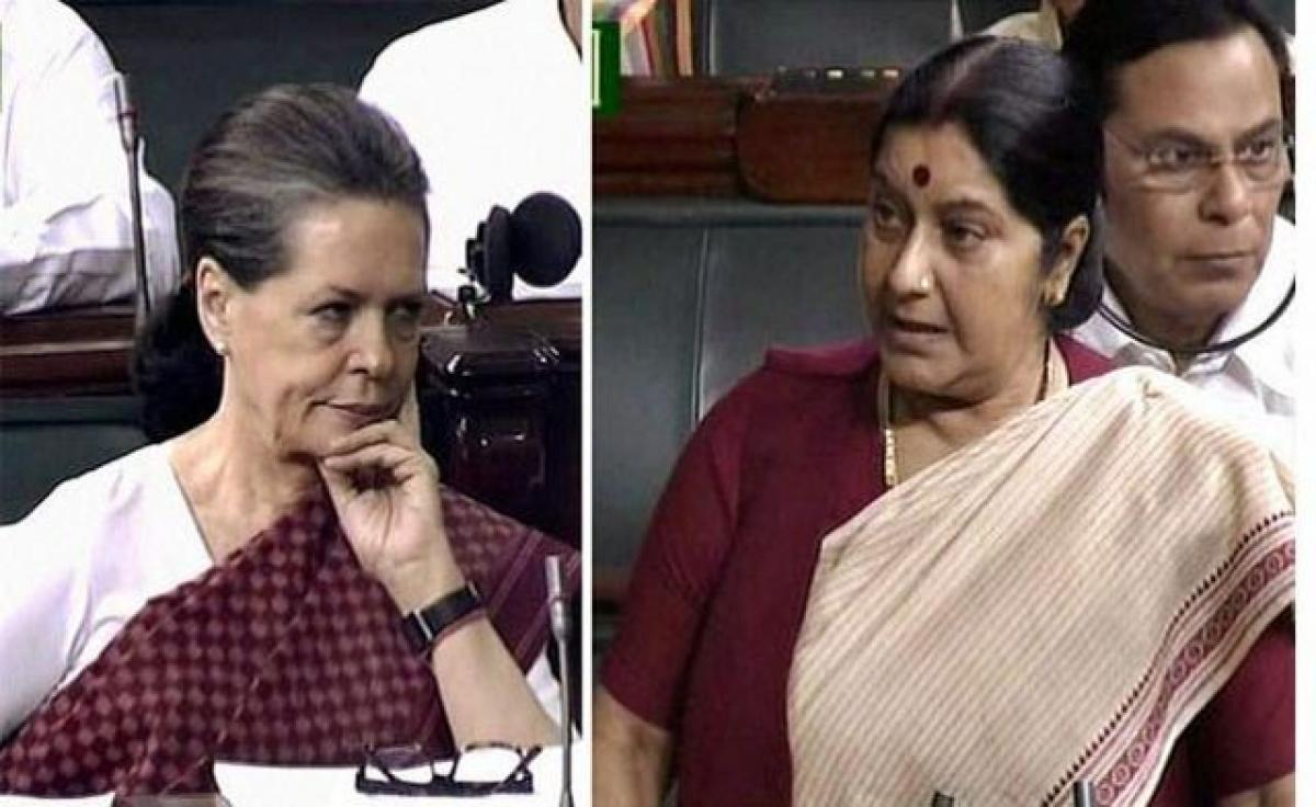 Sushma indulging in theatrical politics, says Sonia Gandhi