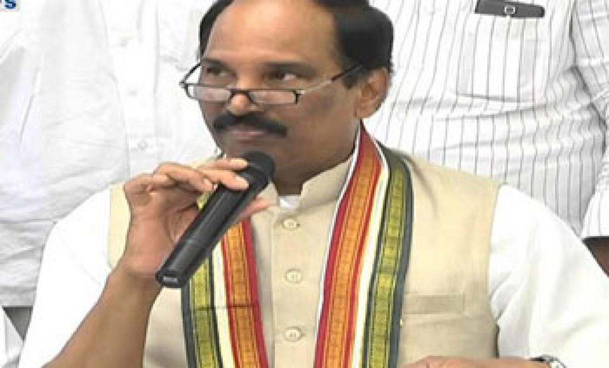 TPCC urges KCR to exert pressure on Centre