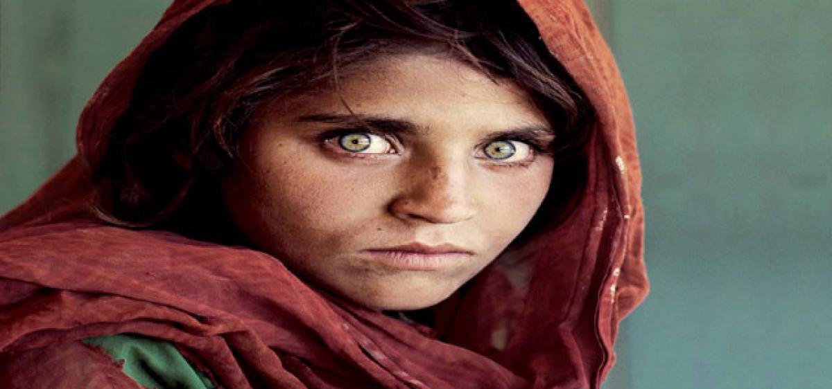 World shrugs off as Pak expels Afghan refugees