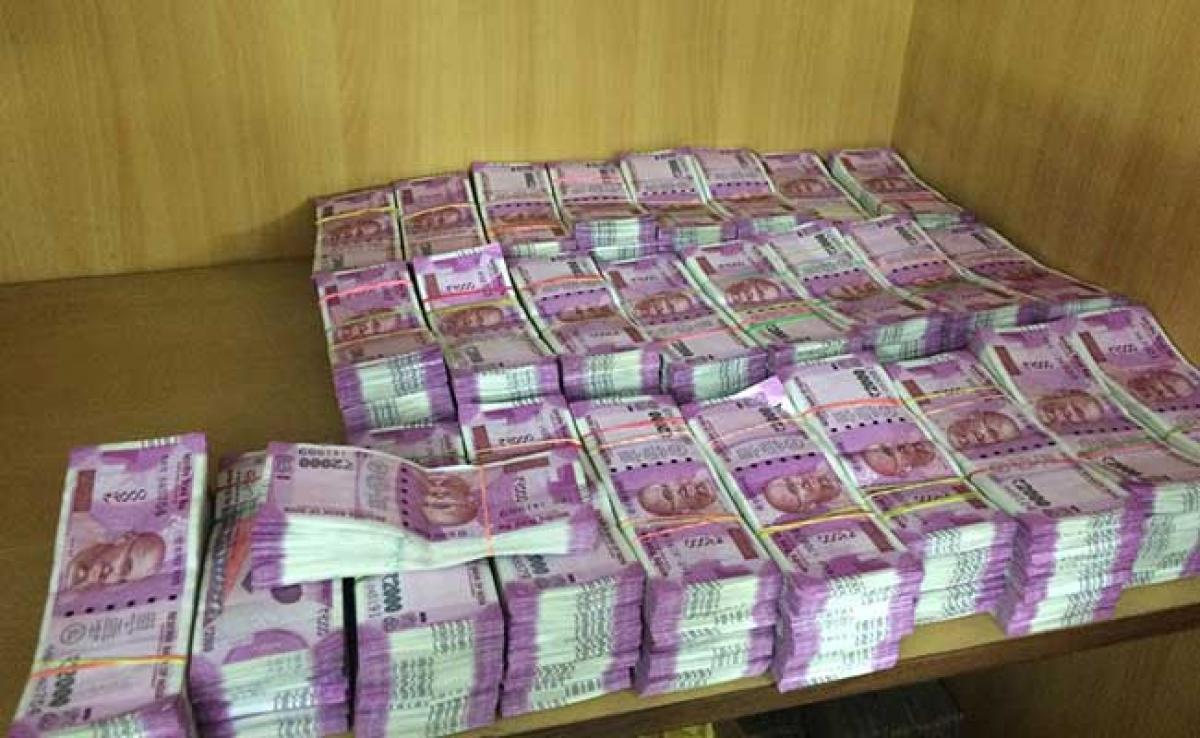 IT raids at Delhi Law Firm, Rs 2.5 Crore recovered in new currency notes