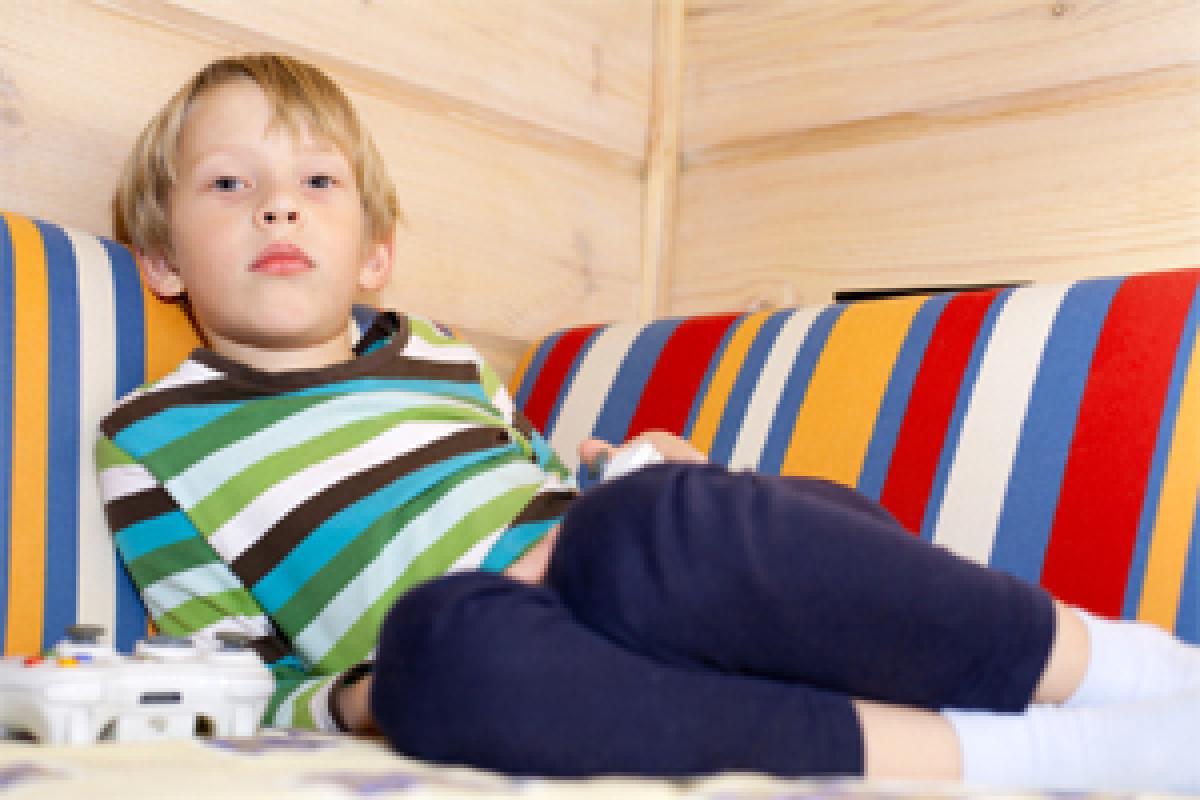 Kids who are couch potatoes may be victimised by peers as adolescents