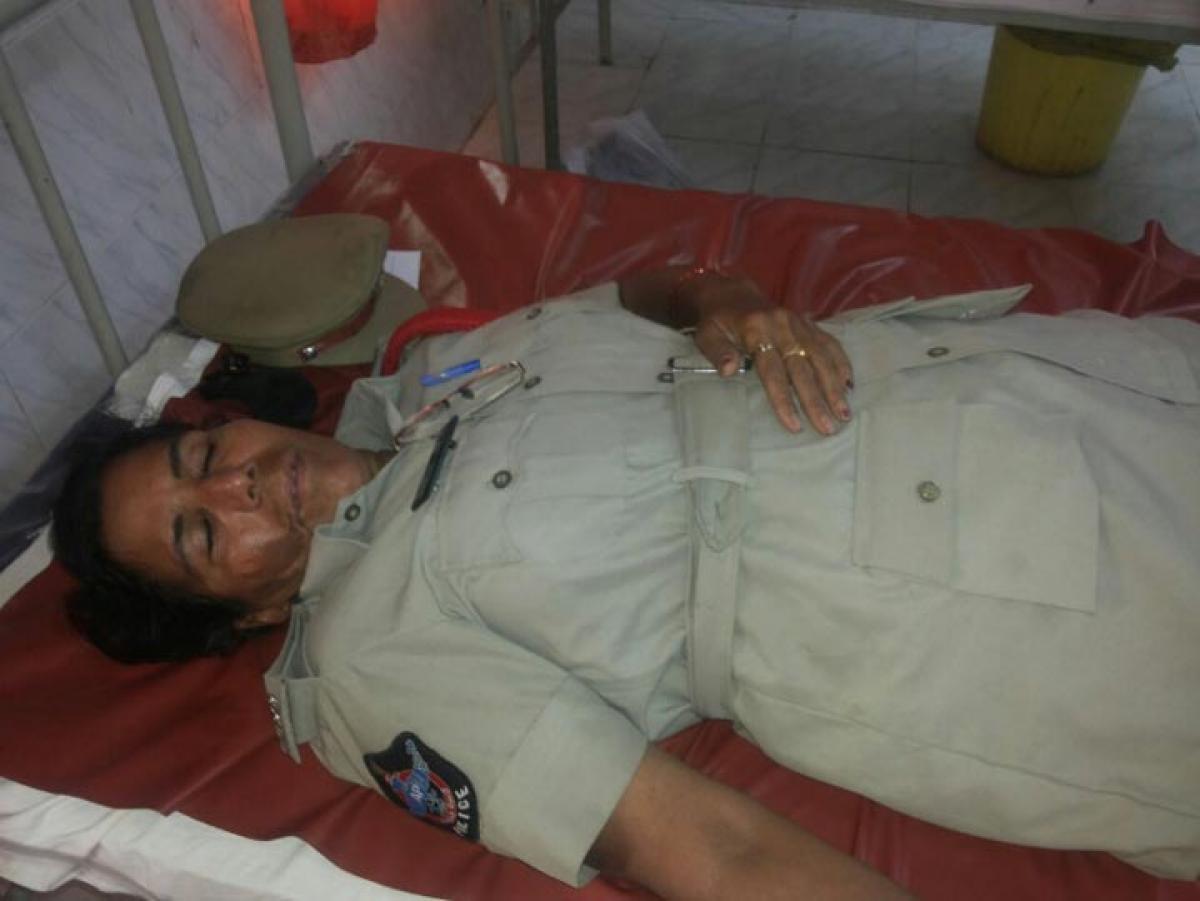 2 women cops suffer sunstroke at CM meet