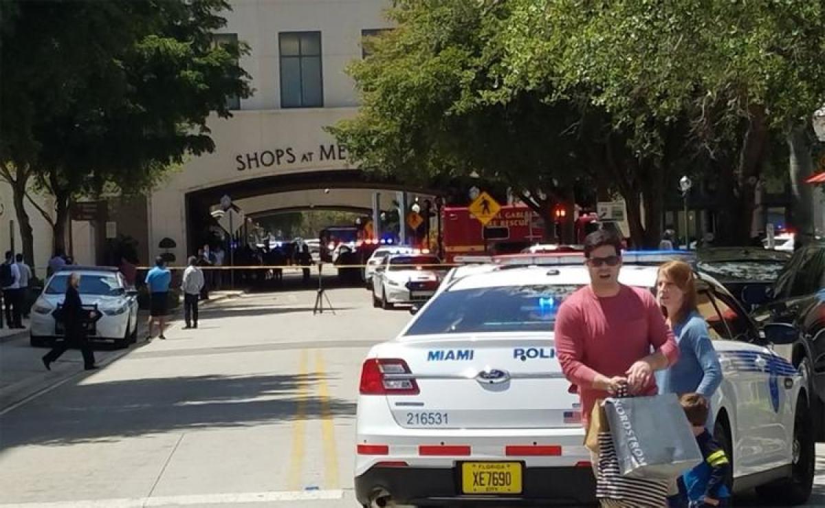 One killed in US mall shooting