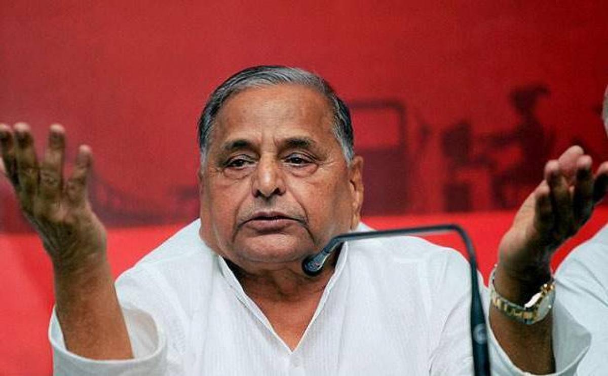 Mulayam Singh Yadav Attends Dinner By Yogi Adityanath For PM Narendra Modi, Mayawati Skips