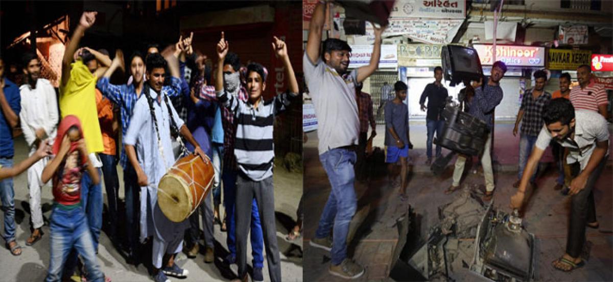 Fans hit the streets in India, Pakistan