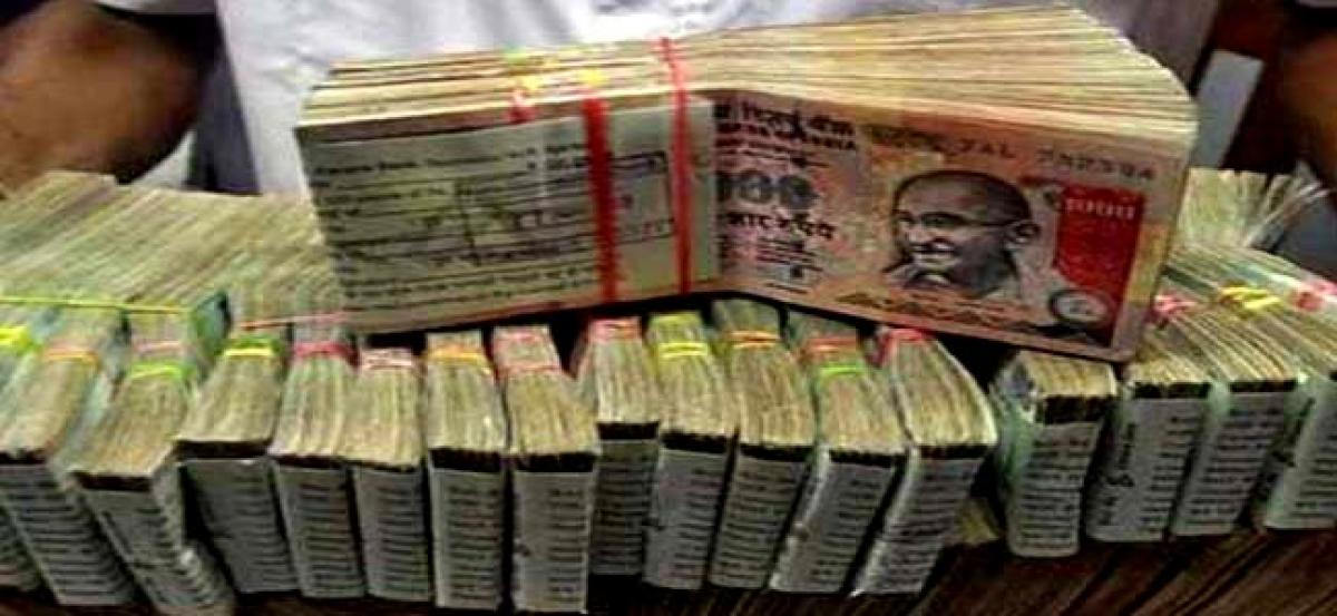 Maharashtra: Rs 1 crore in scrapped Rs 1,000 notes seized, 4 detained