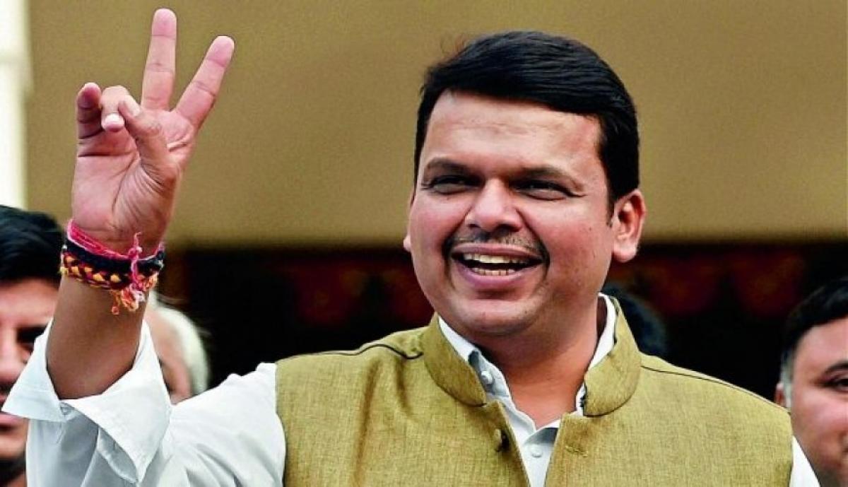 Maharashtra CM Fadnavis holds review meeting on new port policy