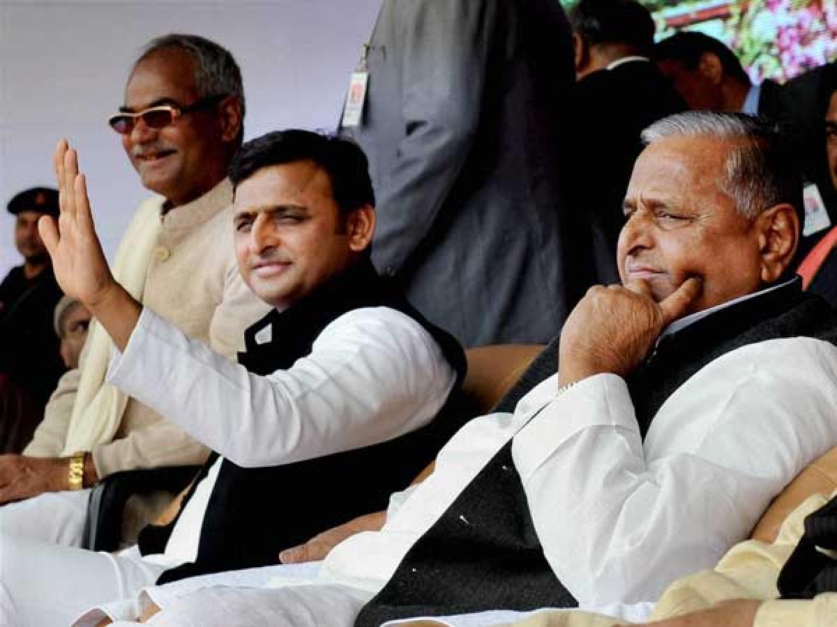 SP announces 325 assembly candidates, Akhilesh aides dropped