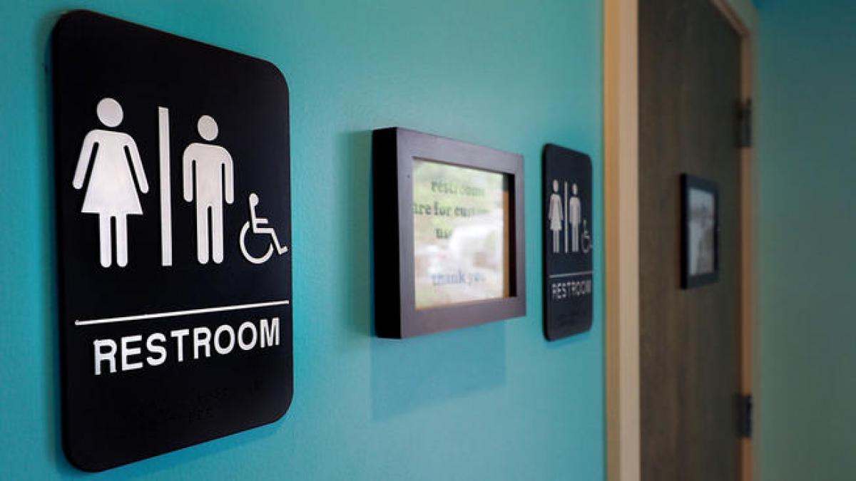 US: Judges sides with transgender students over bathroom access